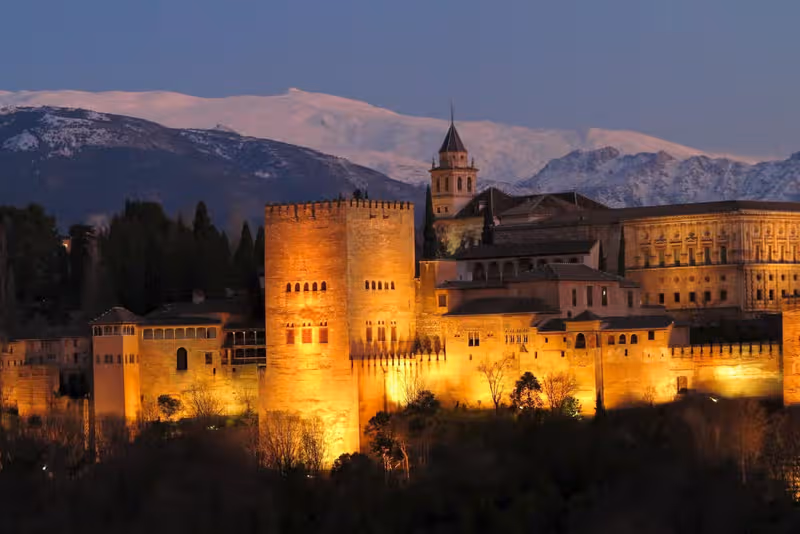 Alhambra & Nasrid Palaces Night Tour